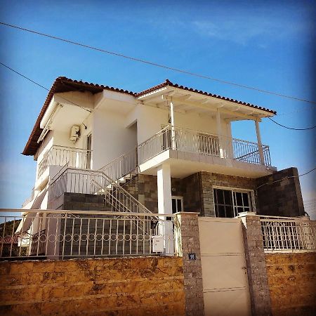 La Vita Apartments-Near Airport & Sea Луца Экстерьер фото