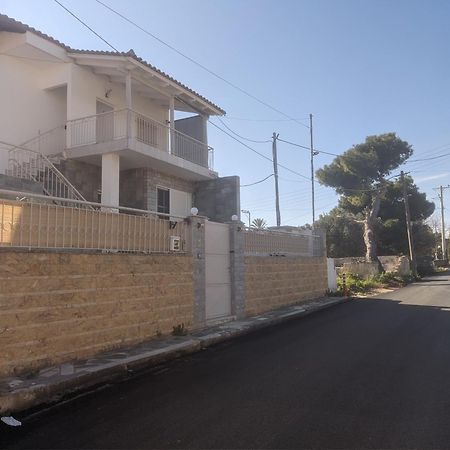 La Vita Apartments-Near Airport & Sea Луца Экстерьер фото