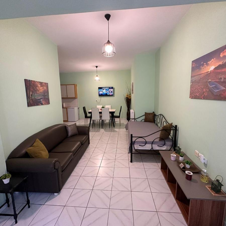 La Vita Apartments-Near Airport & Sea Луца Экстерьер фото