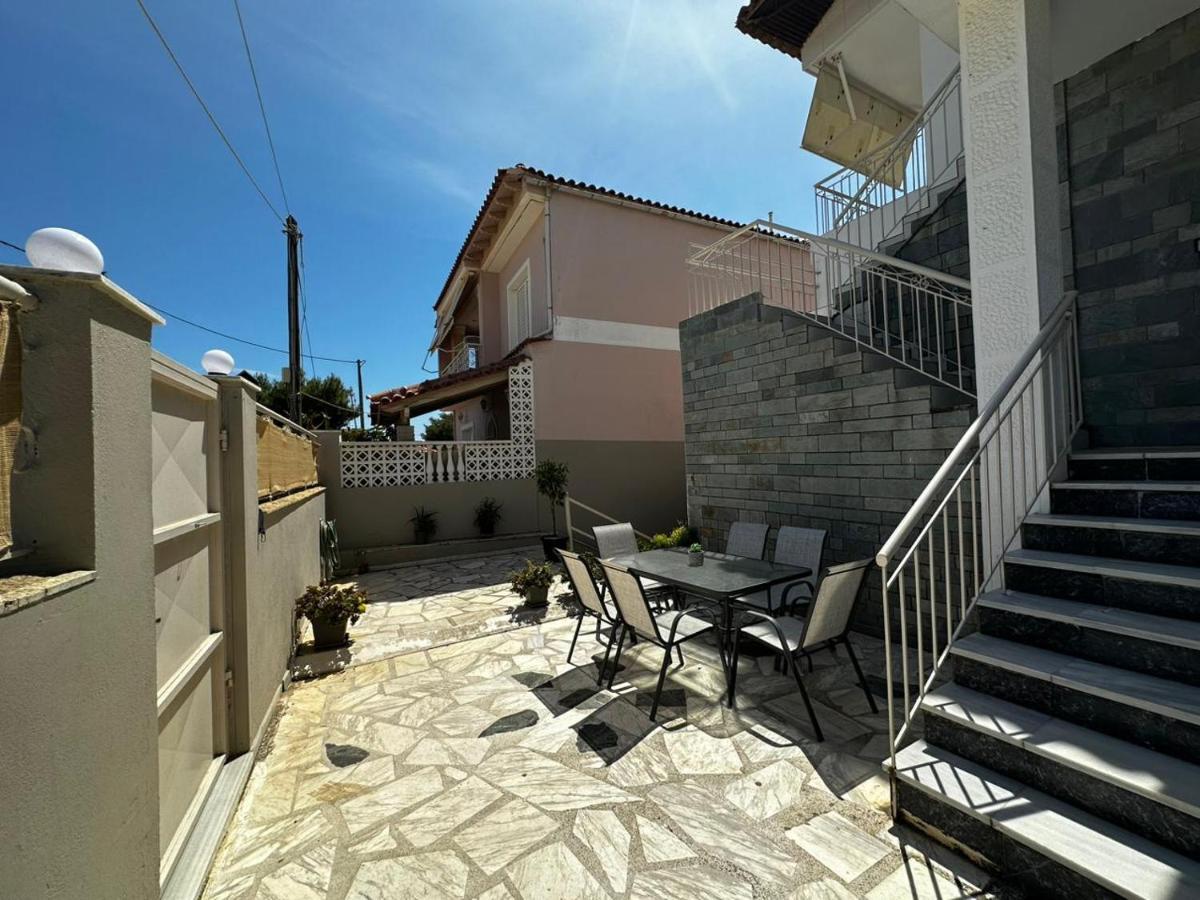 La Vita Apartments-Near Airport & Sea Луца Экстерьер фото